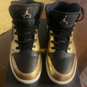 Jordan 1 Mid